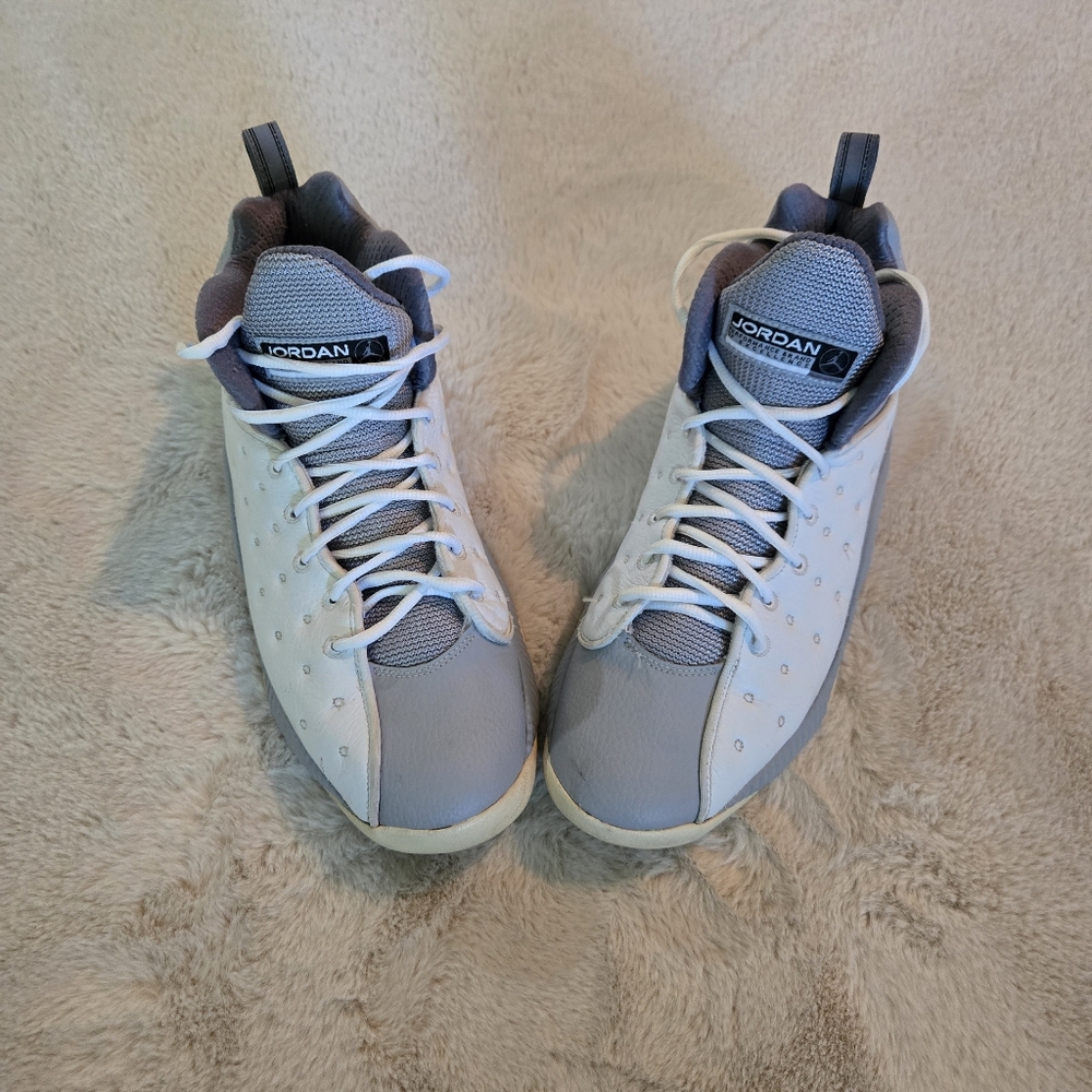 Men Jordan Shoes - Picture 2 of 3
